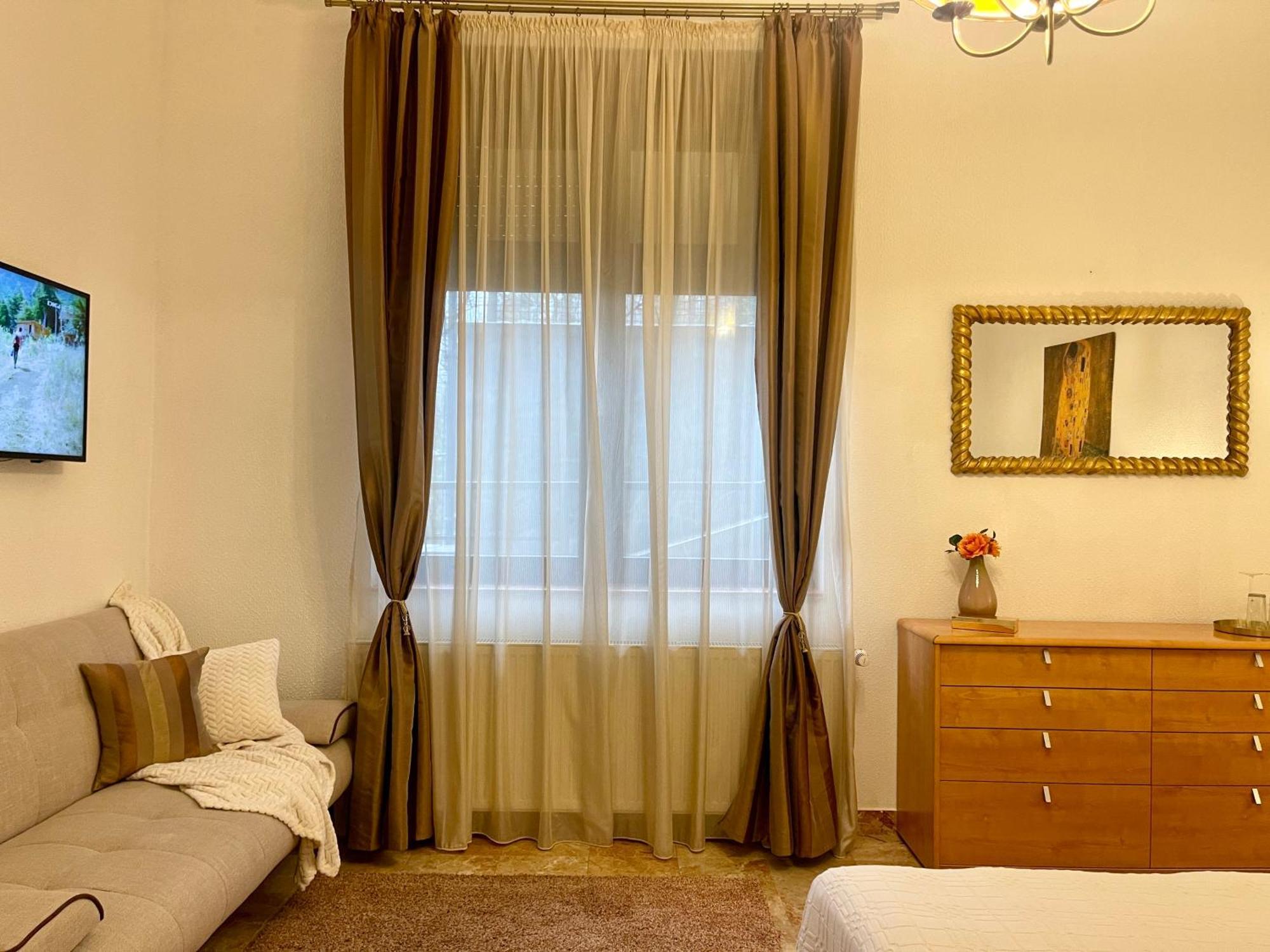 Vila Terase Hotel ซินายา ภายนอก รูปภาพ