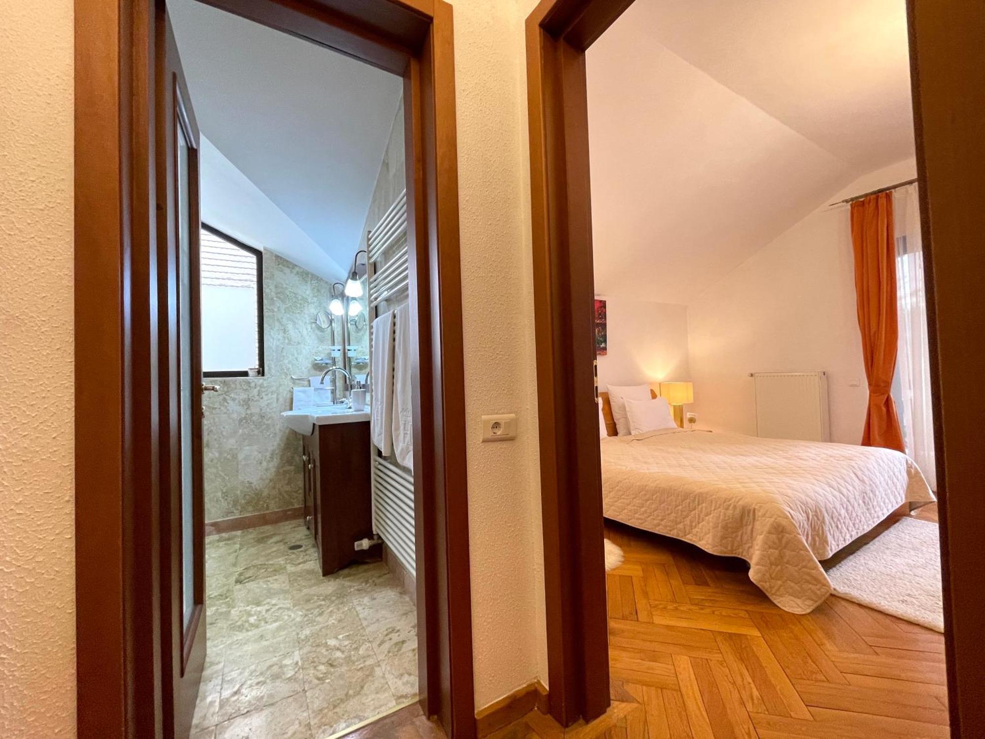 Vila Terase Hotel ซินายา ภายนอก รูปภาพ