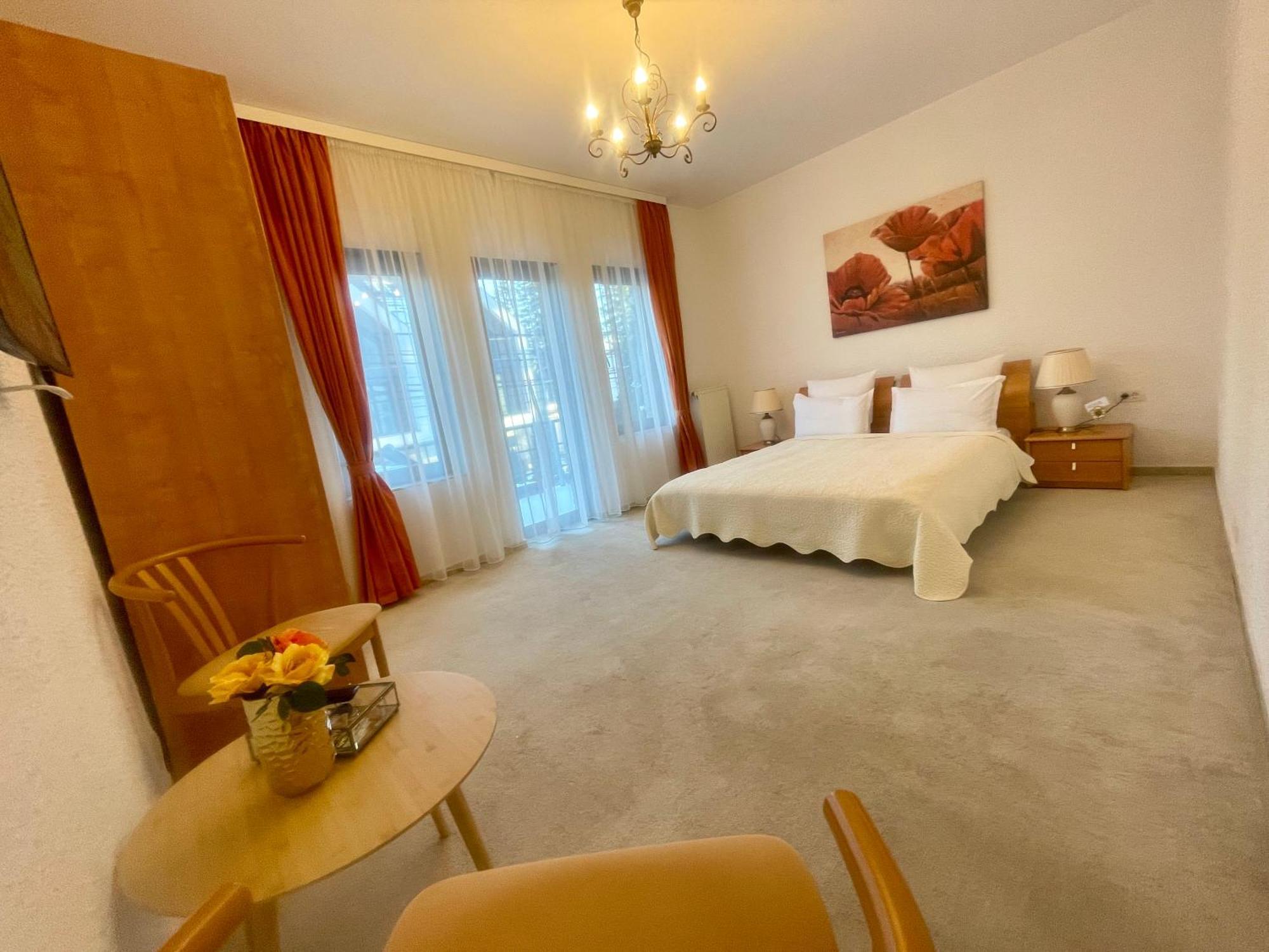 Vila Terase Hotel ซินายา ภายนอก รูปภาพ