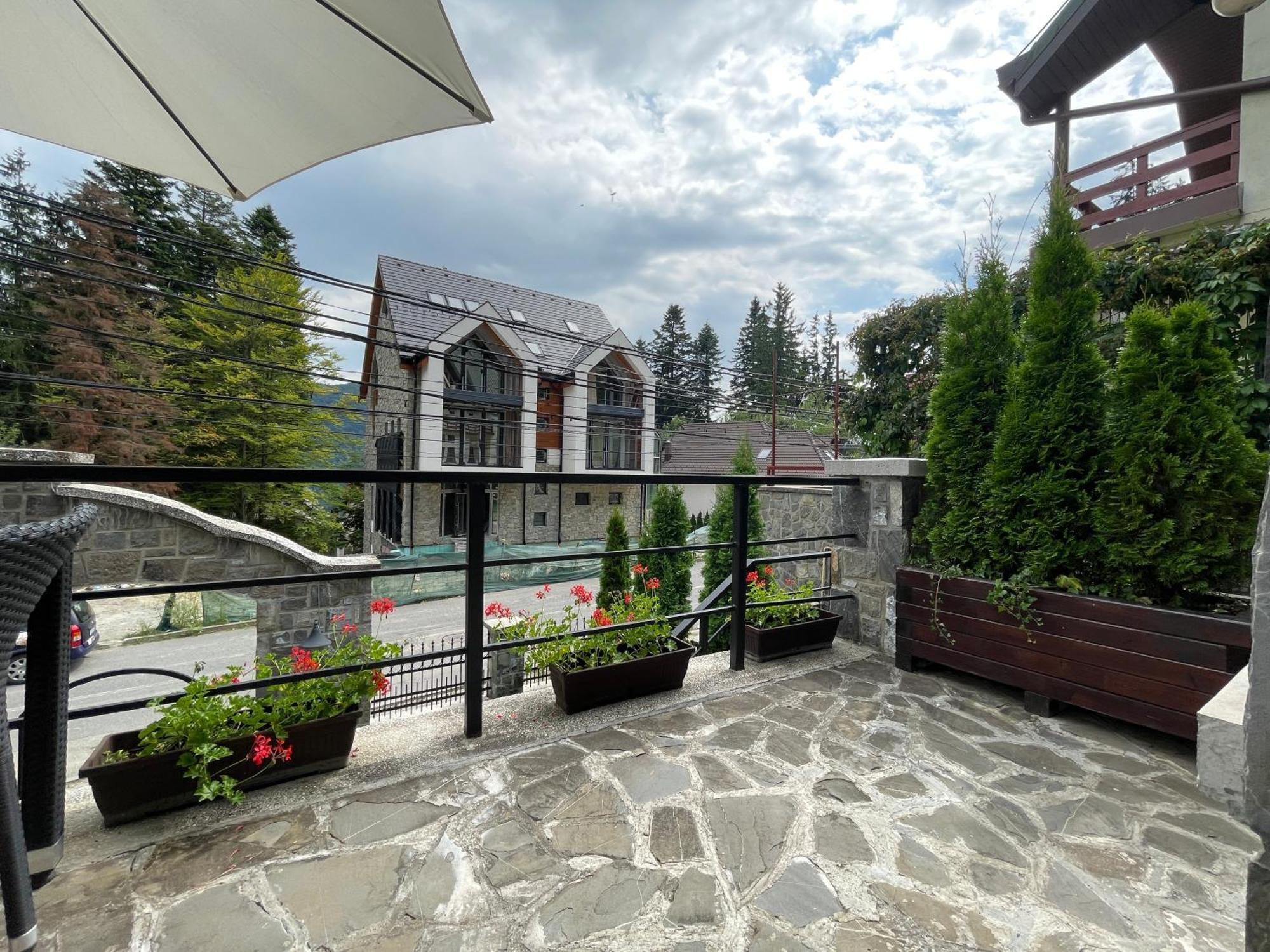 Vila Terase Hotel ซินายา ภายนอก รูปภาพ