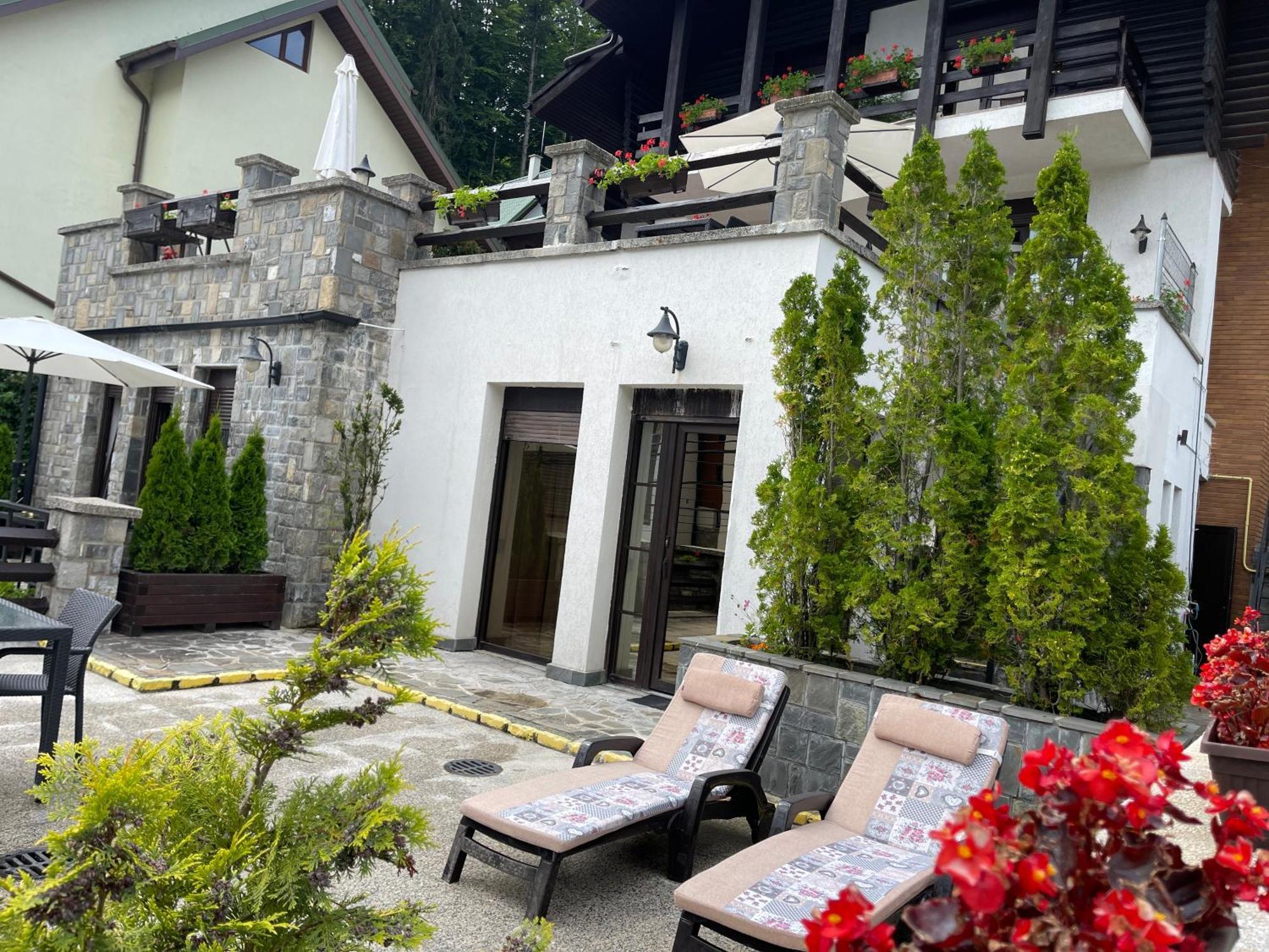 Vila Terase Hotel ซินายา ภายนอก รูปภาพ